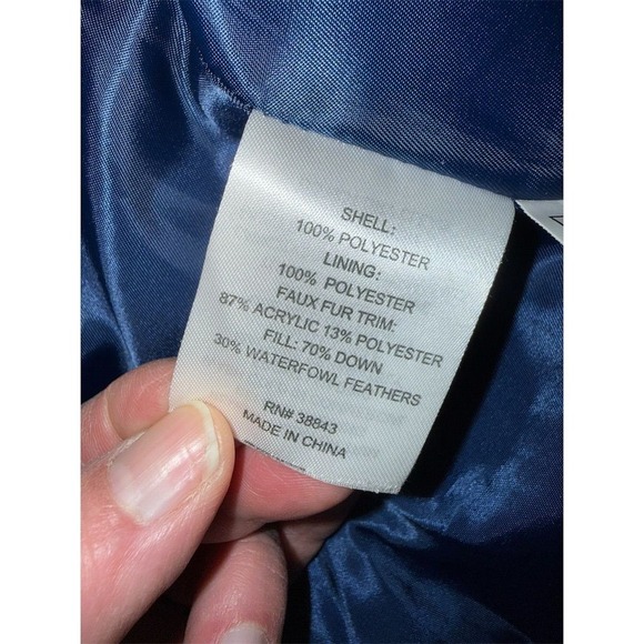 Tahari Women's Black Hooded Quilted Puffer Coat Faux Fur Trim M stadium length - Picture 10 of 15